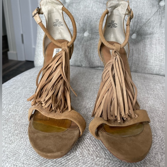 Steve Madden Tan Fringe Leather Heels Womens Shoe Open Toe Size 8.5 - Picture 2 of 4